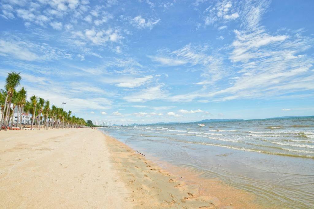 Ar Aeras Pattaya Apartment ภายนอก รูปภาพ